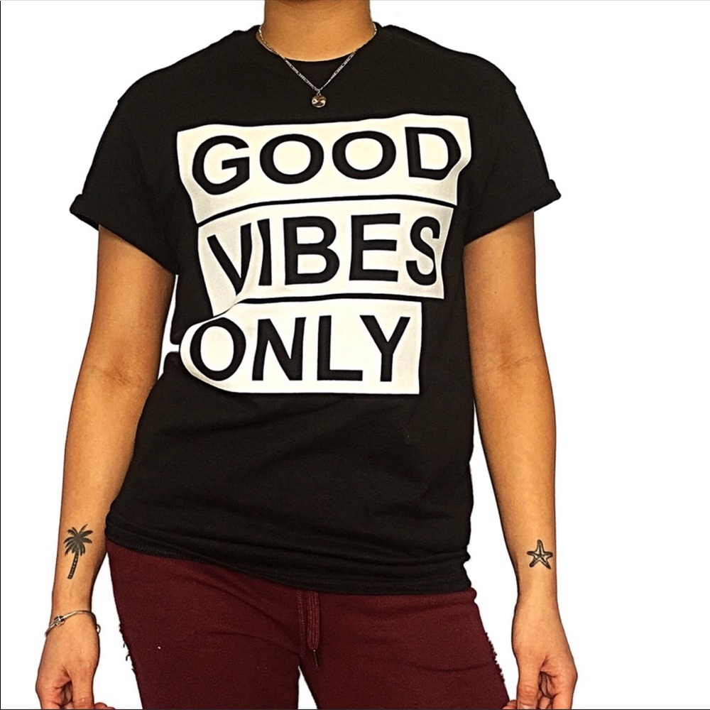 “Good Vibes Only” graphic tee